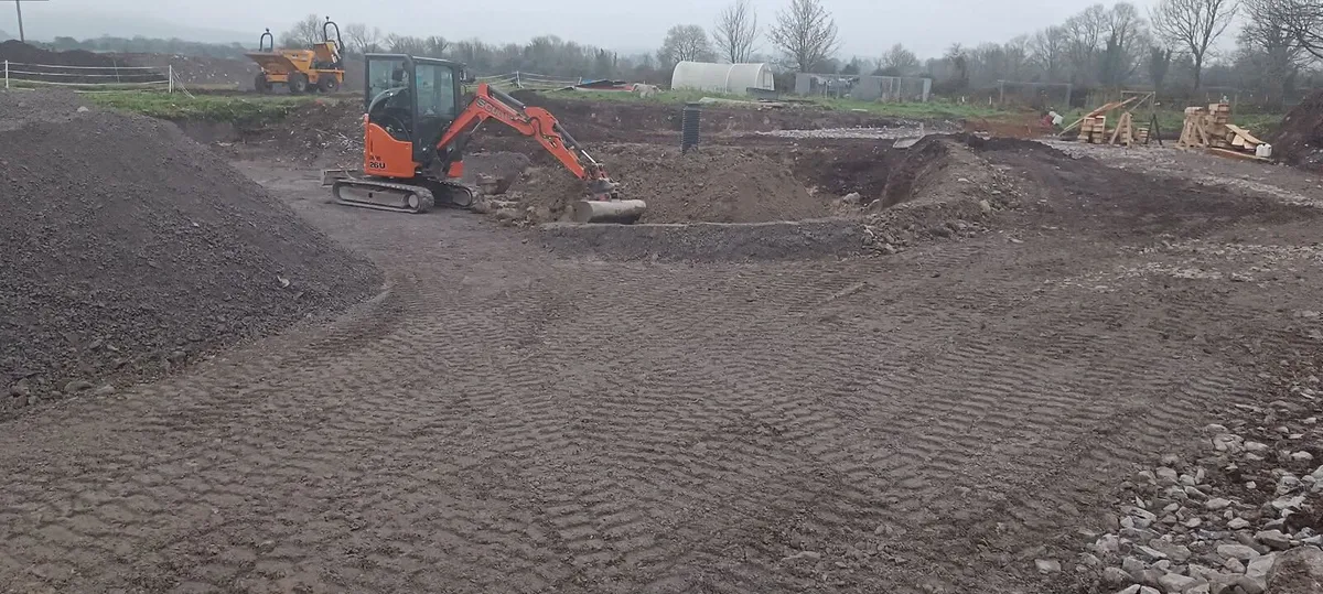 Crew available - Image 2