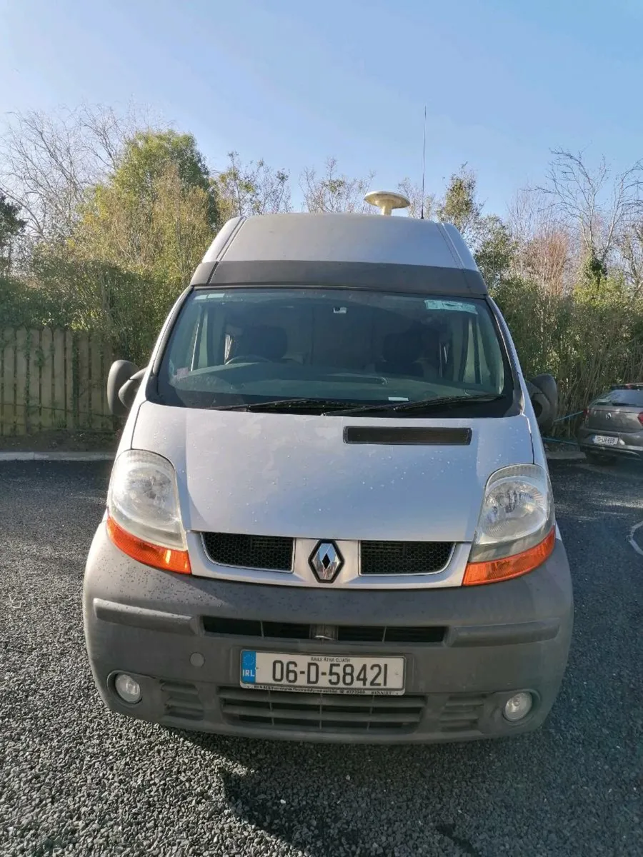Renault Traffic campervan - Image 1