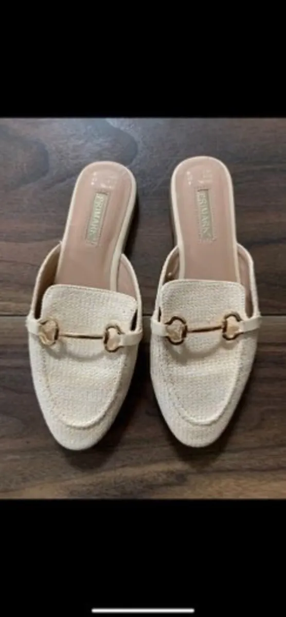 Ladies Shoes: Size 4 (€5 each pair or ALL for €12) - Image 2