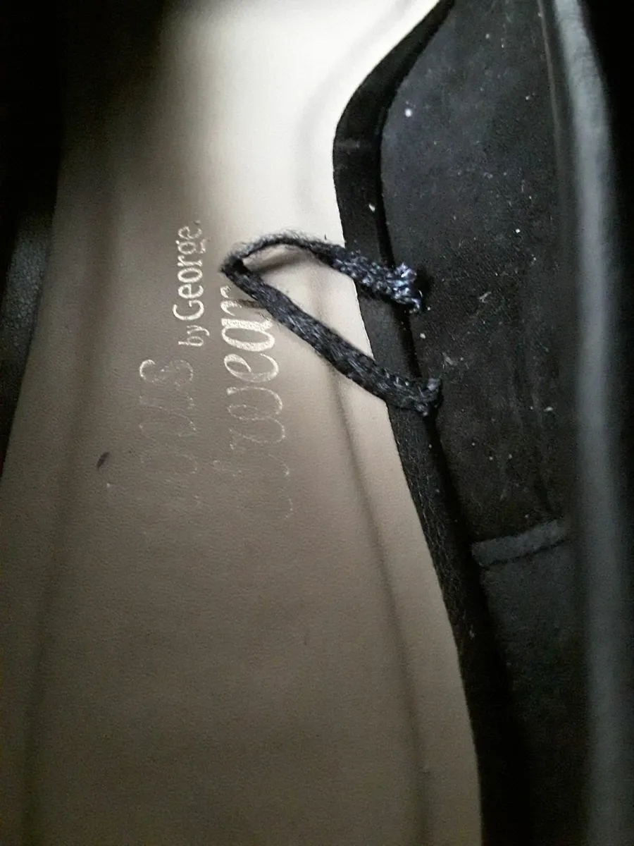 Ladies brand new black shoes size 7 - Image 3