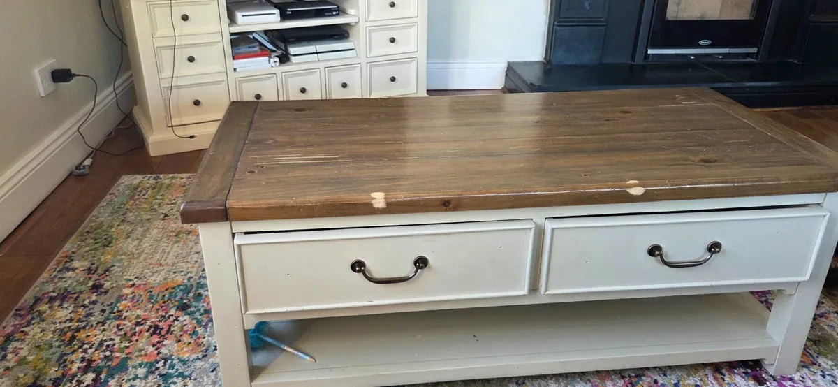 Coffeetable - Image 1