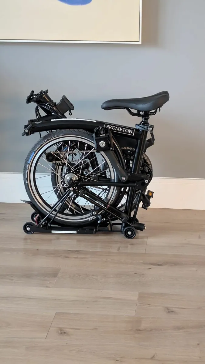 Brompton Cycle C-Line 6 Gear - Black - Image 3