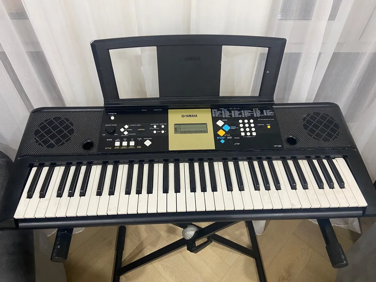 Piano keyboard Yamaha - Image 1