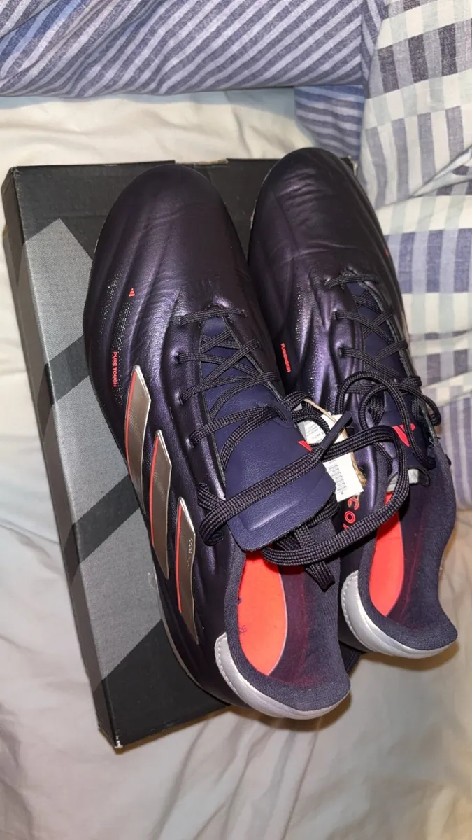 Football boots - Image 2