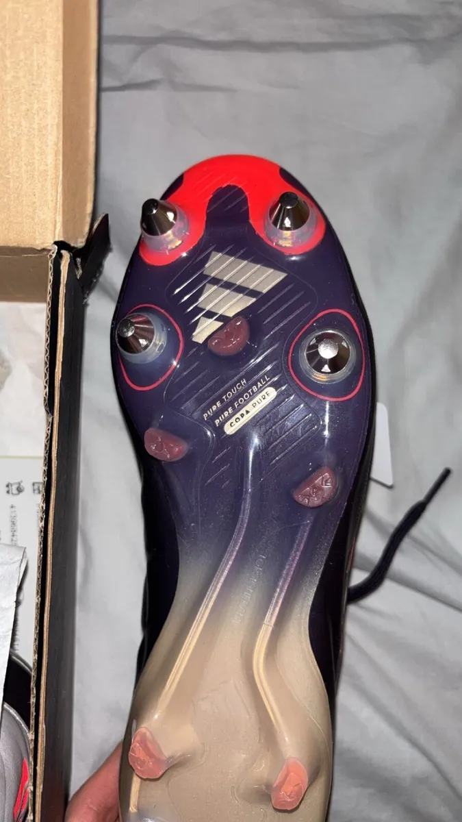 Football boots - Image 3