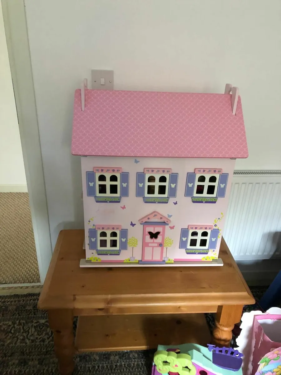Dolls house - Image 1