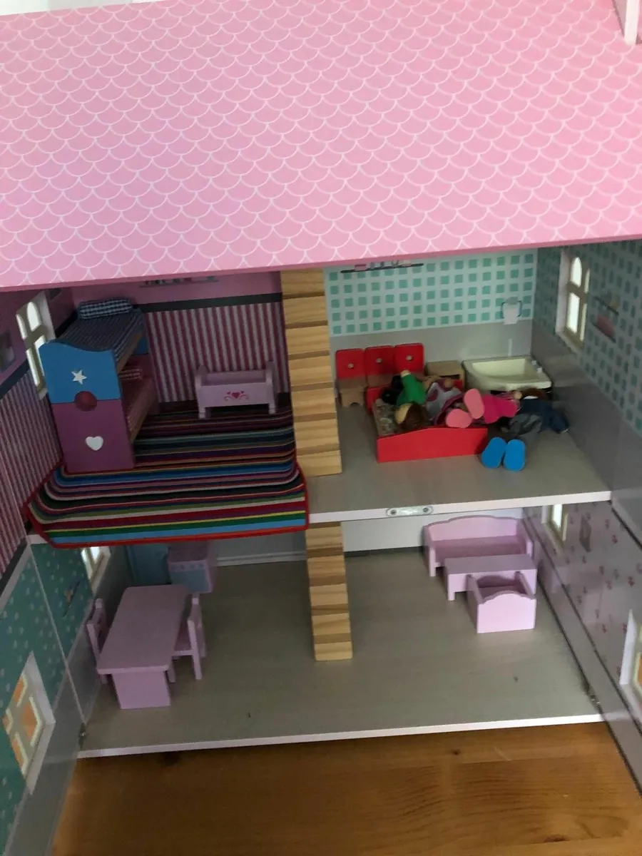 Dolls house - Image 2