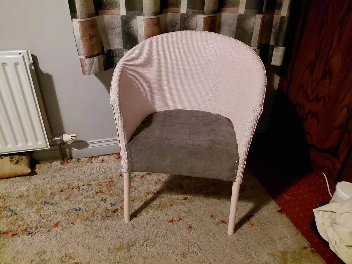 Pale pinkLloyd Loom armchair - Image 1
