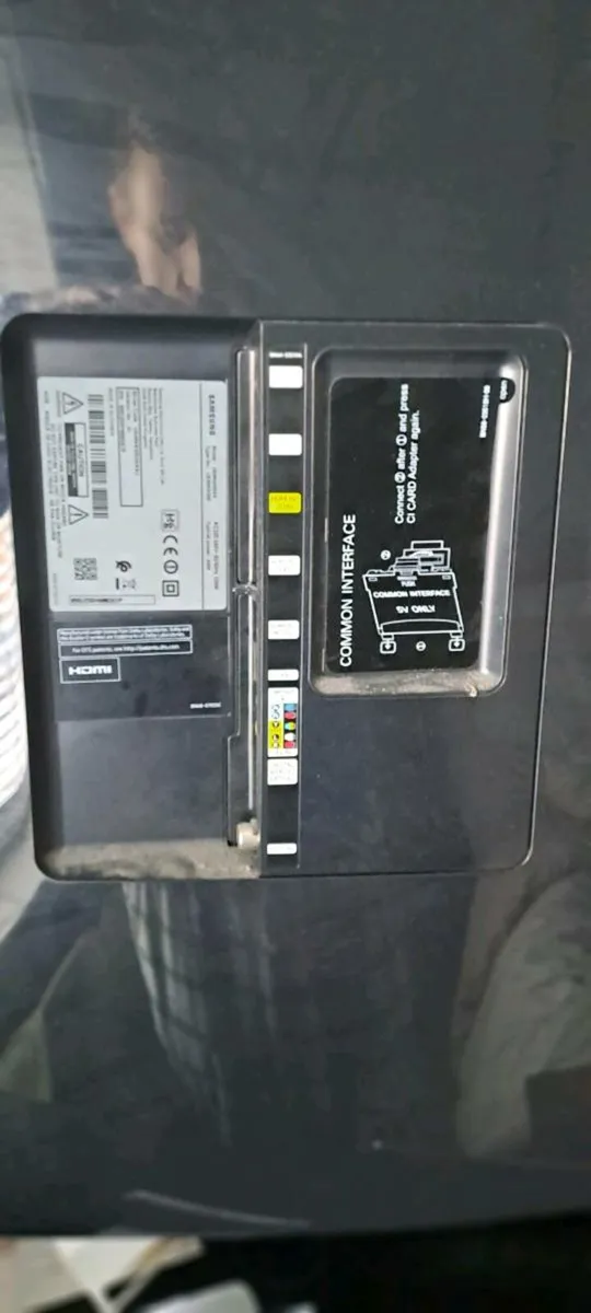 SAMSUNG 49" CURVED SMART TV - Image 2