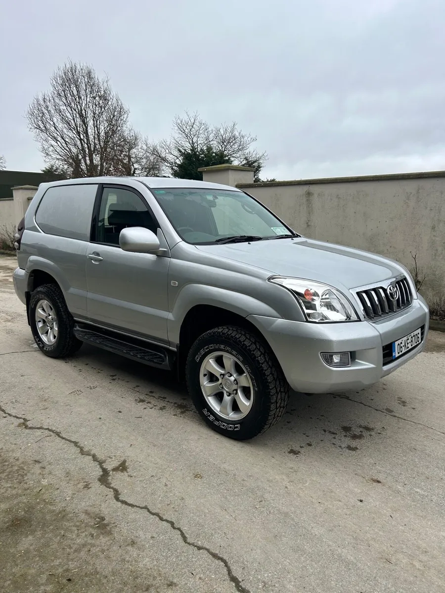 2006 Toyota Land Cruiser - Image 1