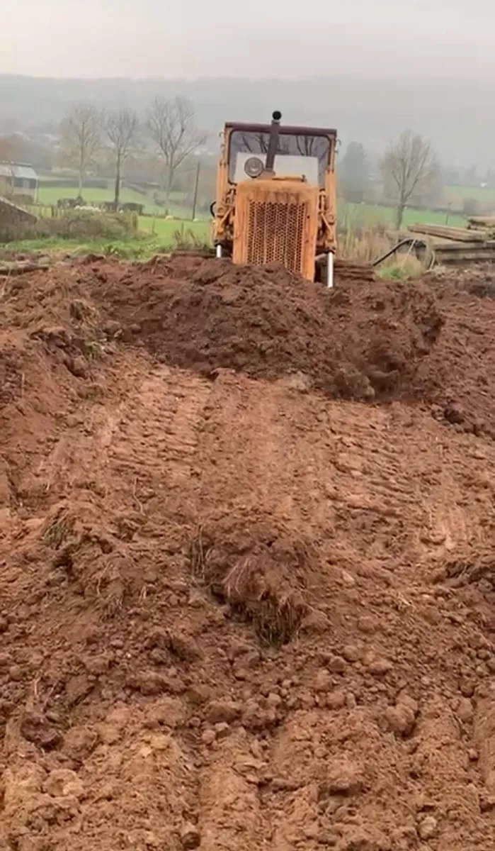 Cat D4 Dozer - Image 4