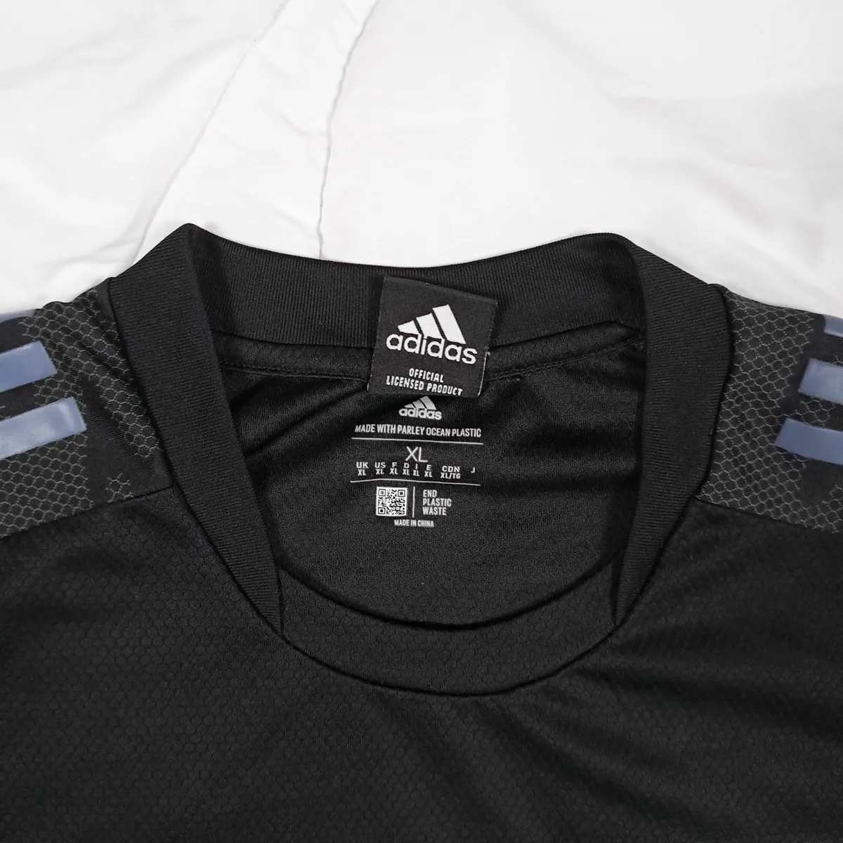 Adidas Authentic All Blacks 22 23 Rugby Shirt XL - Image 4