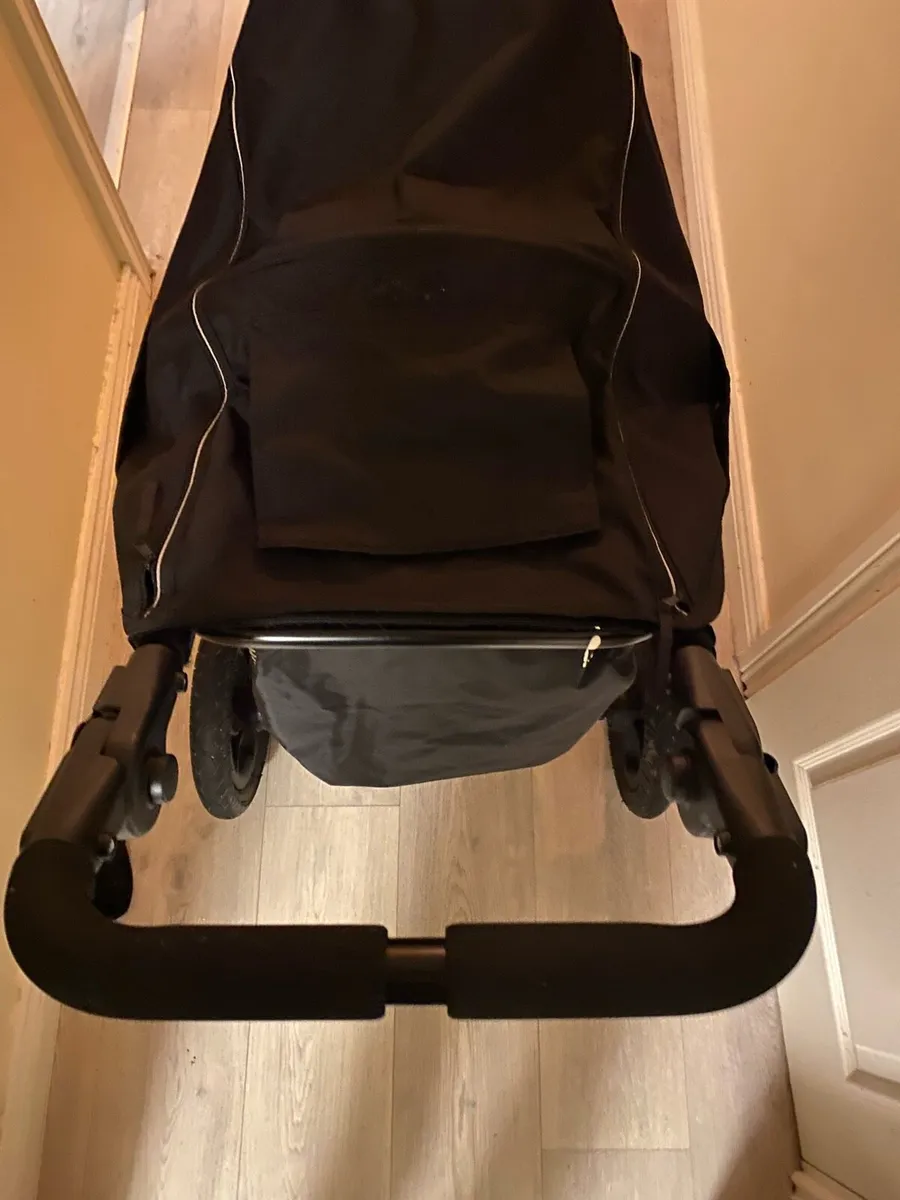 Out n About Single V4 - Image 2