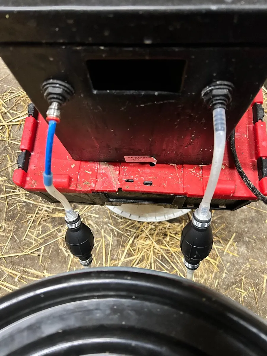 Heatwave Lamb Milk Feeder/Warmer - Image 4