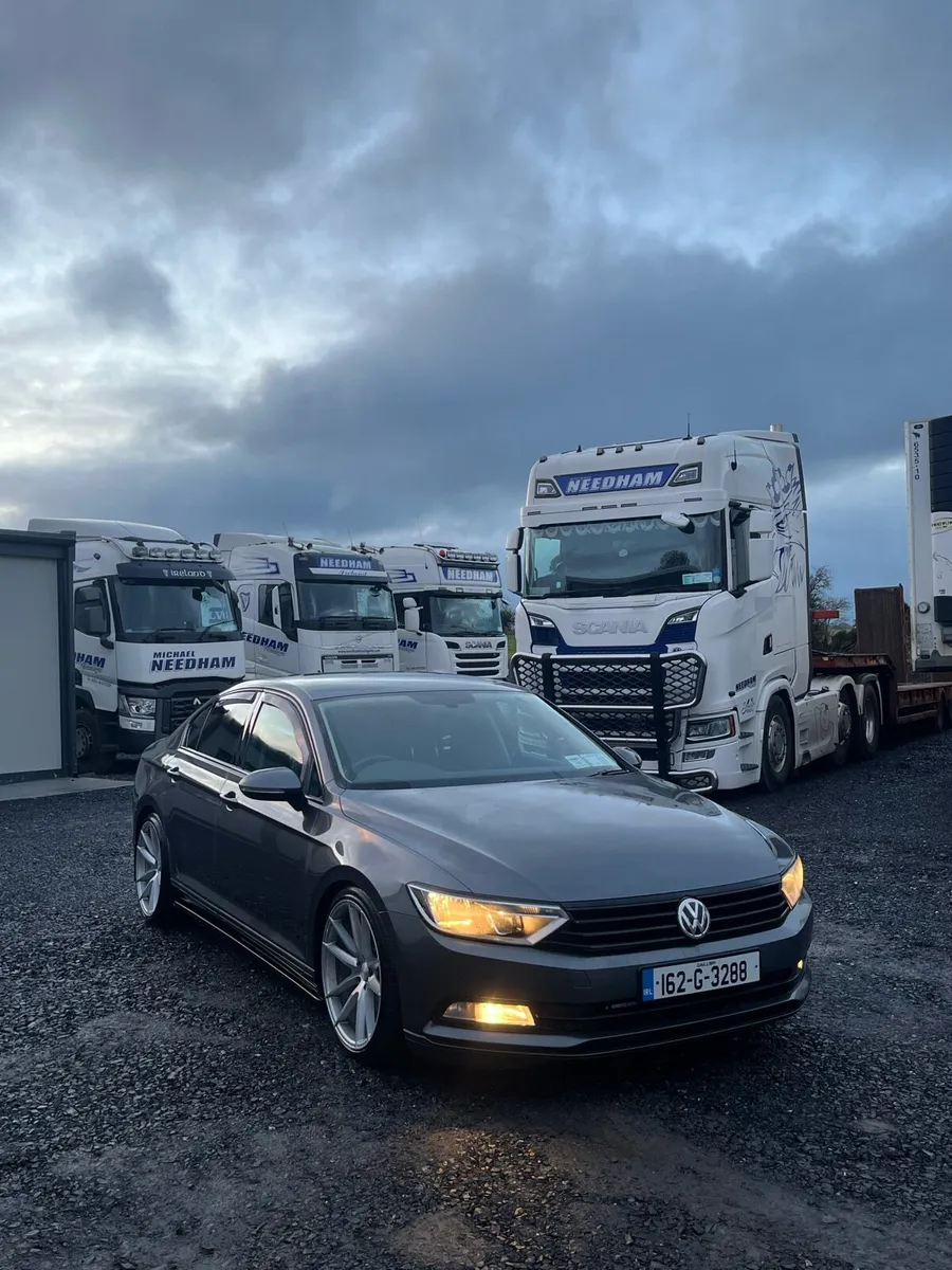 Volkswagen Passat - Image 2