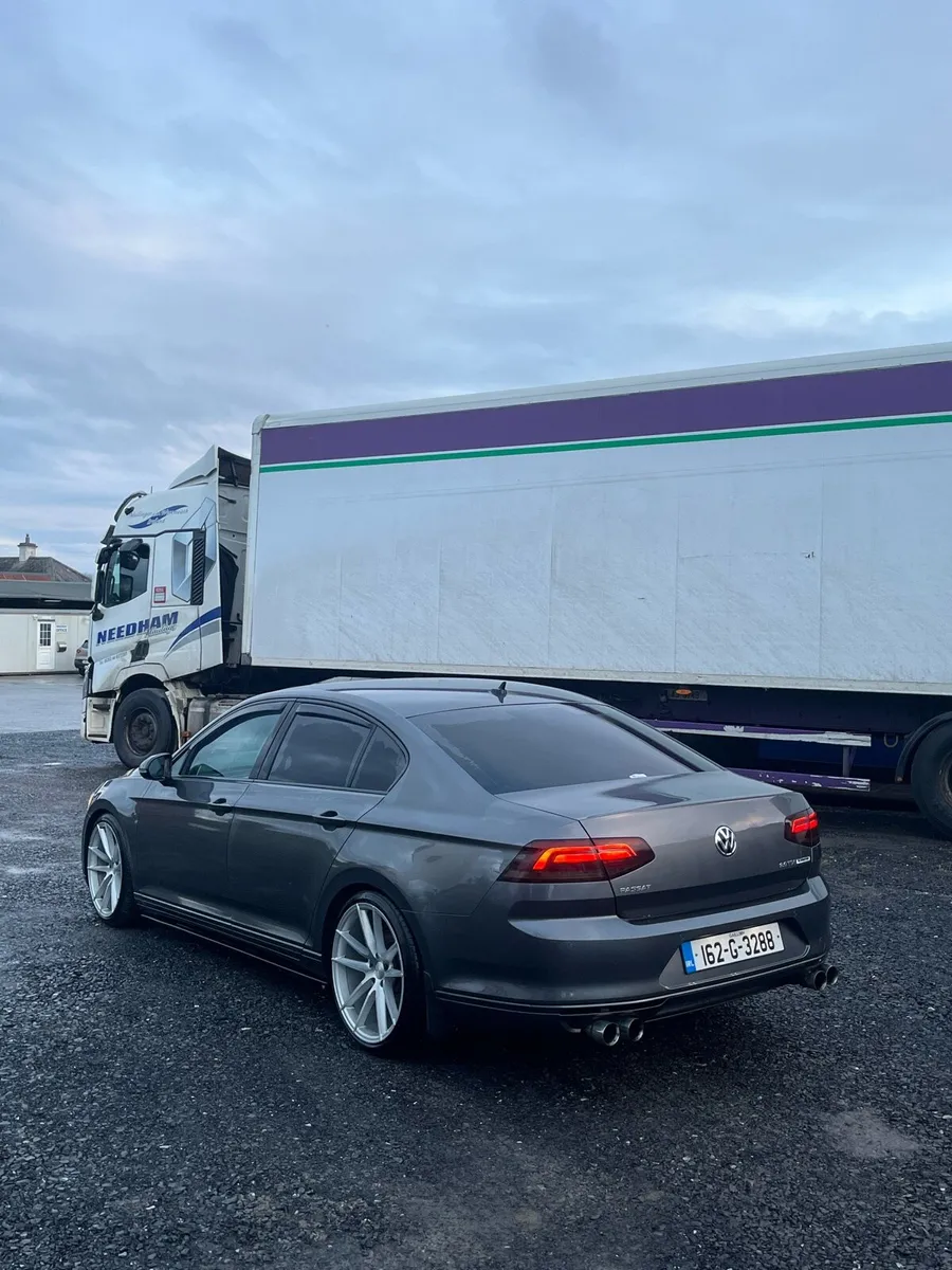 Volkswagen Passat - Image 4