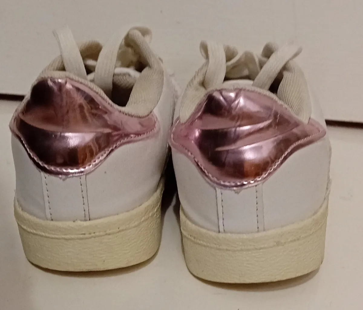 Girls Trainers UK4 - Image 2