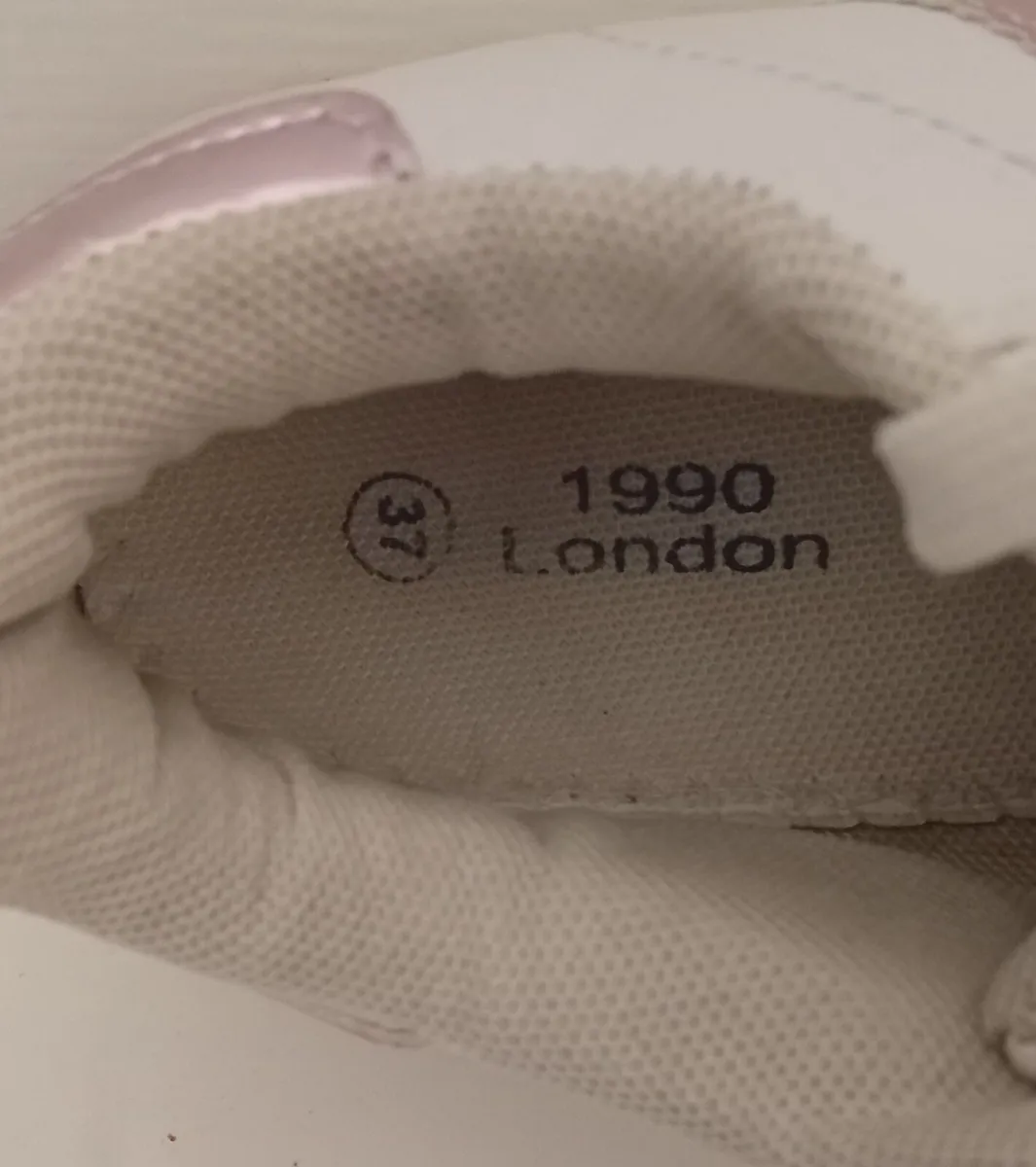 Girls Trainers UK4 - Image 4