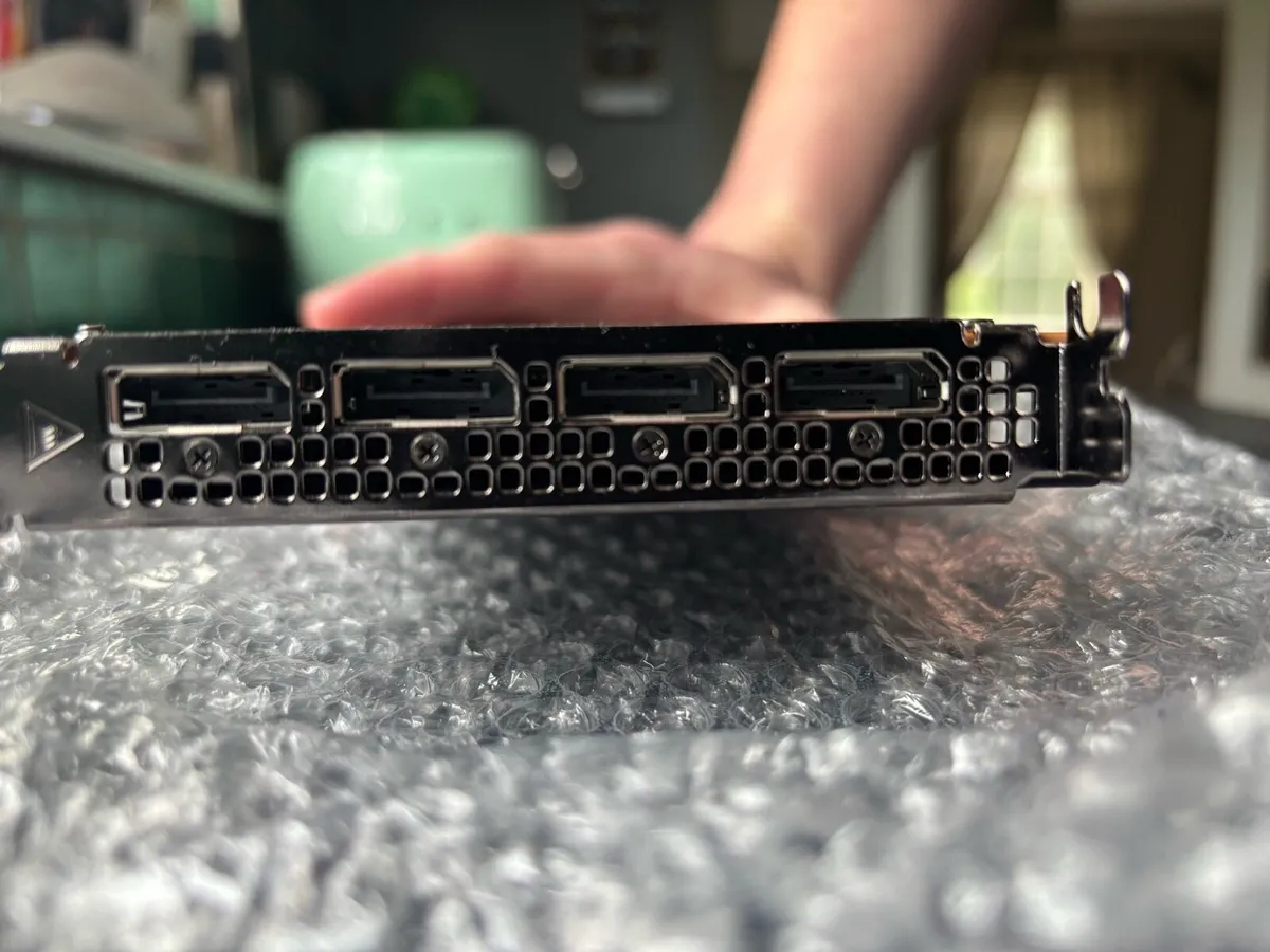 Amd Radeon Pro W7500 Graphics Card - Image 3