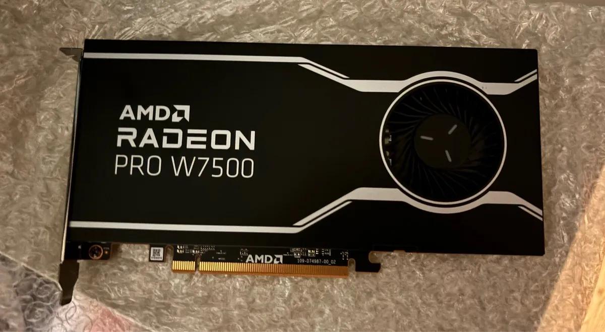 Amd Radeon Pro W7500 Graphics Card - Image 1