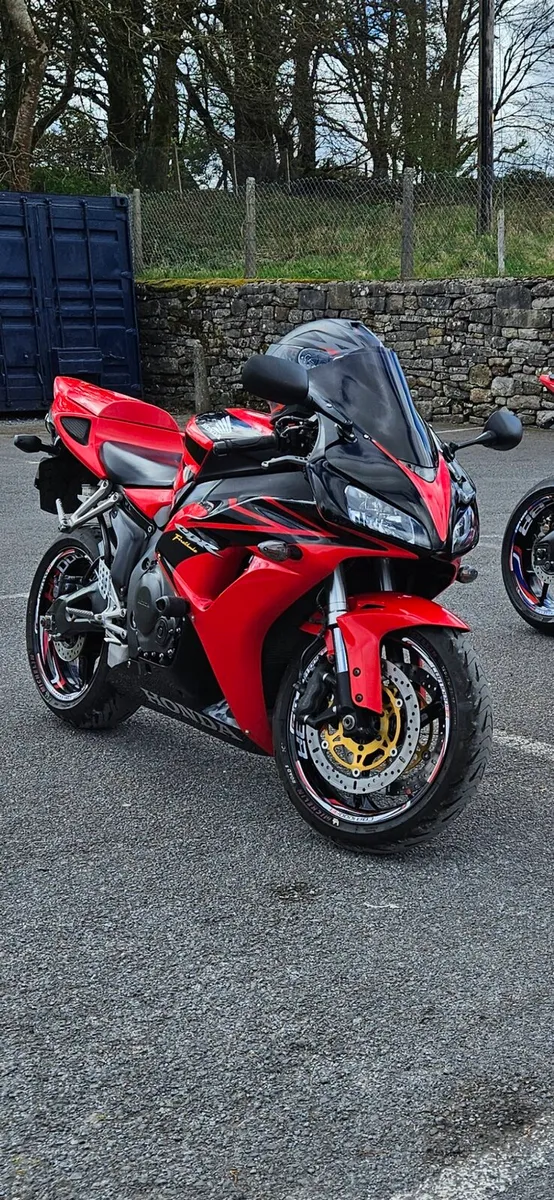 Honda CBR1000RR - Image 1