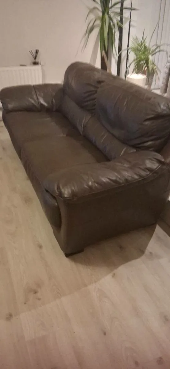 2 x 3 seater Caseys couches - Image 2