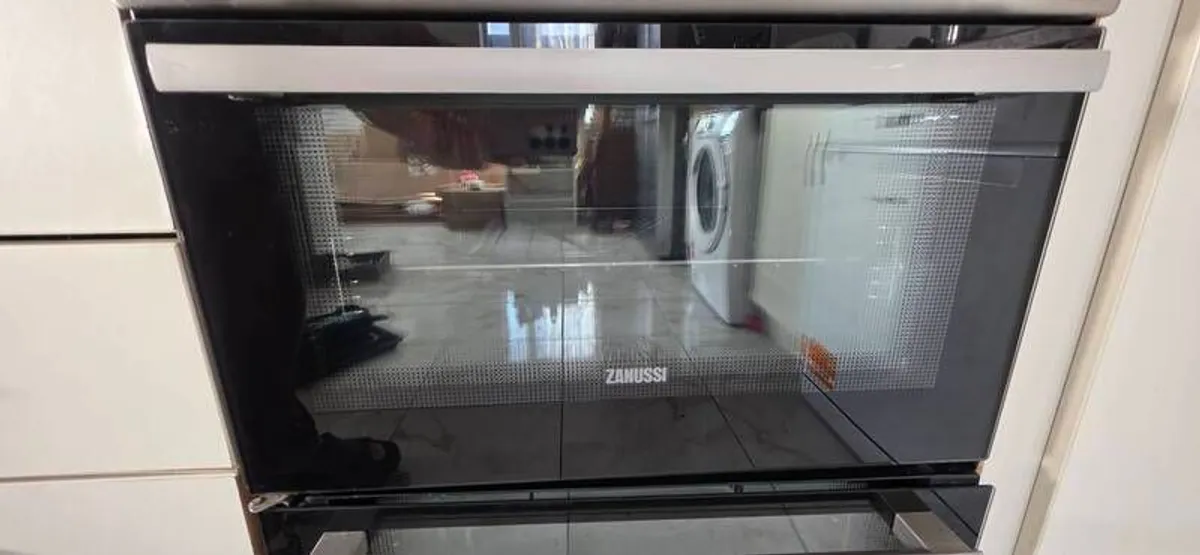 oven premium Zanussi - Image 2