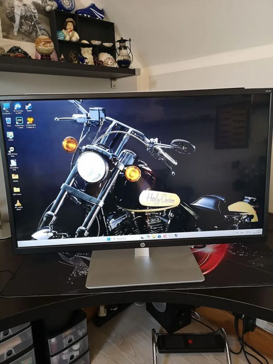 Computer screen - Image 1