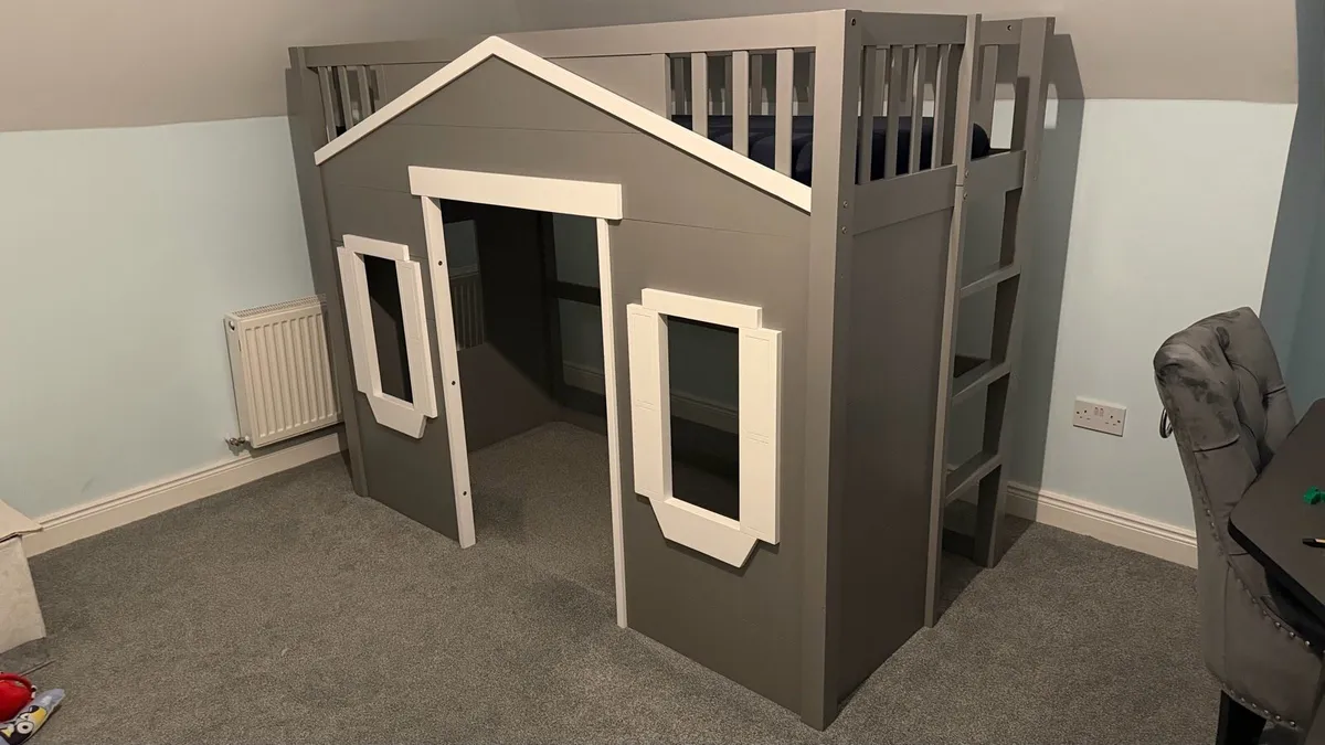 Playhouse Loftbed - Kids Bed - Image 1