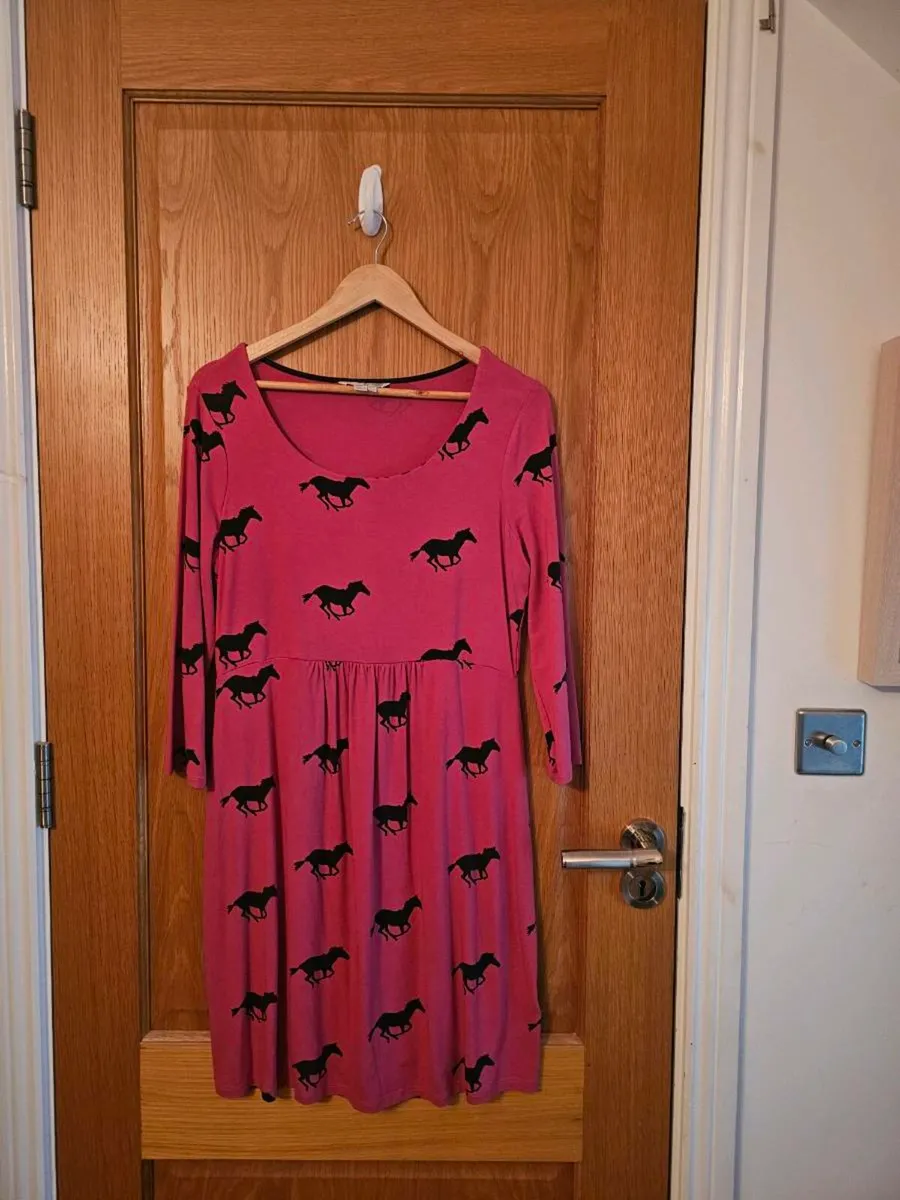 Boden ladies Dress, with Horse print size 16 - Image 1