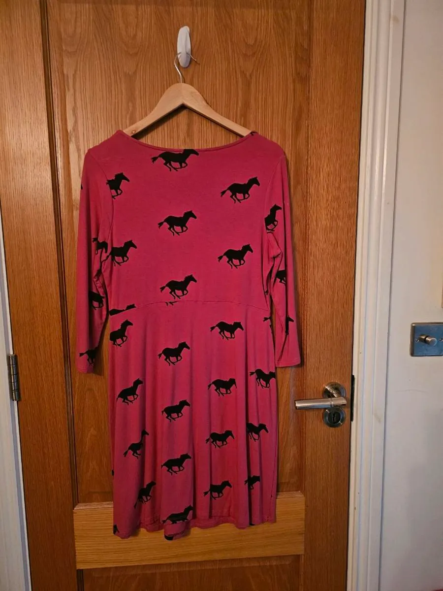 Boden ladies Dress, with Horse print size 16 - Image 3