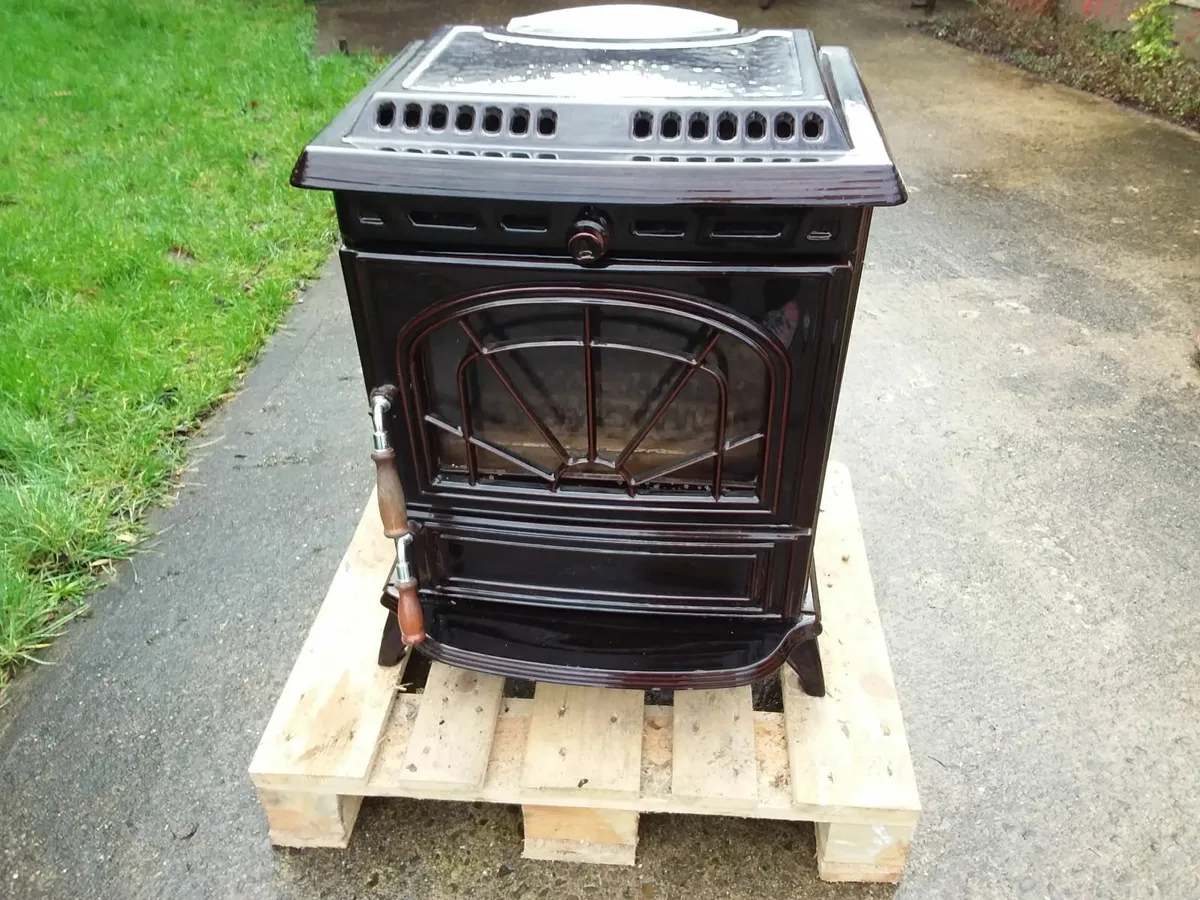 Stanley Eirn solid fuel stove - Image 1