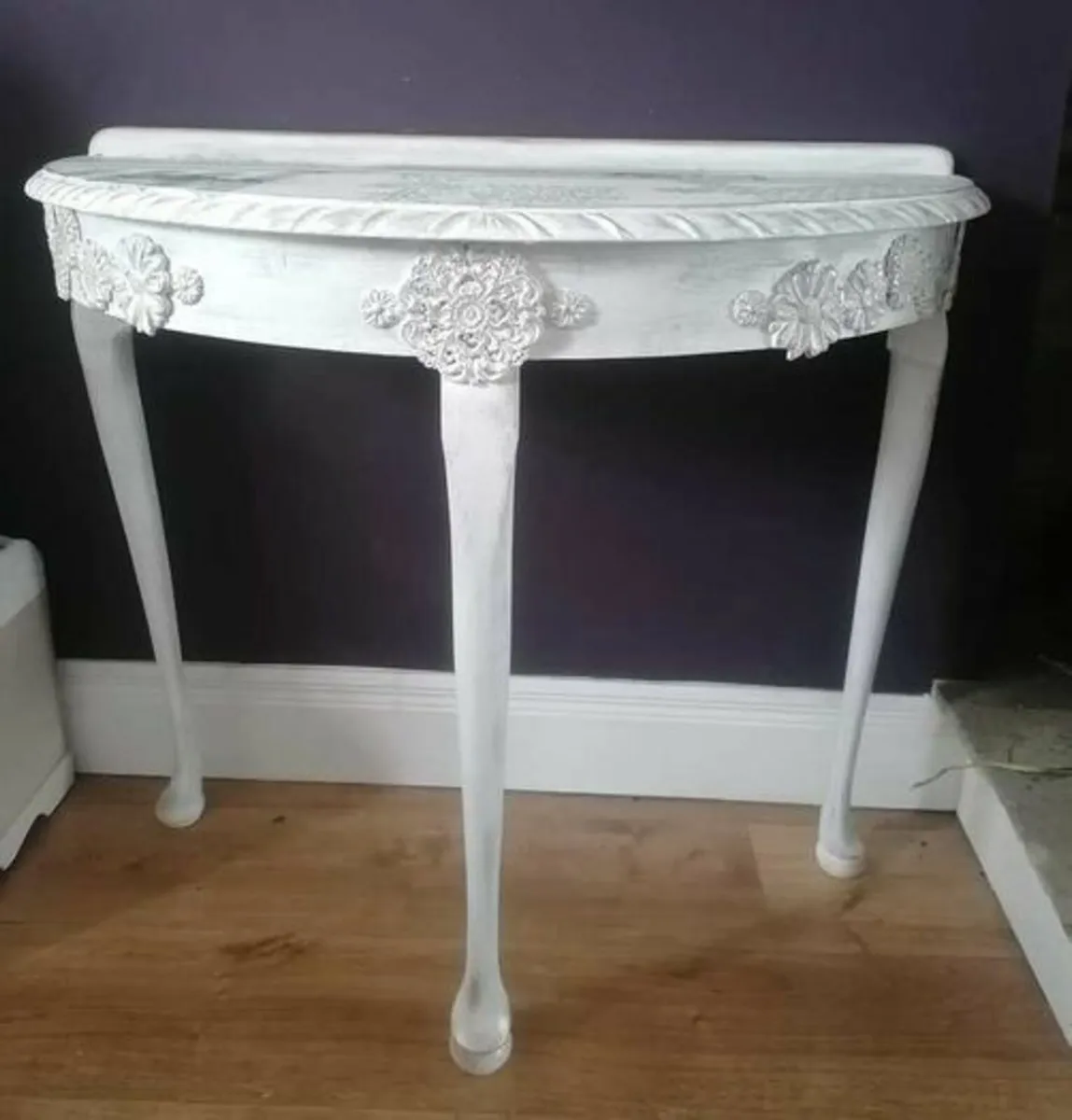 Sonville House Decorative Console Table - Image 1
