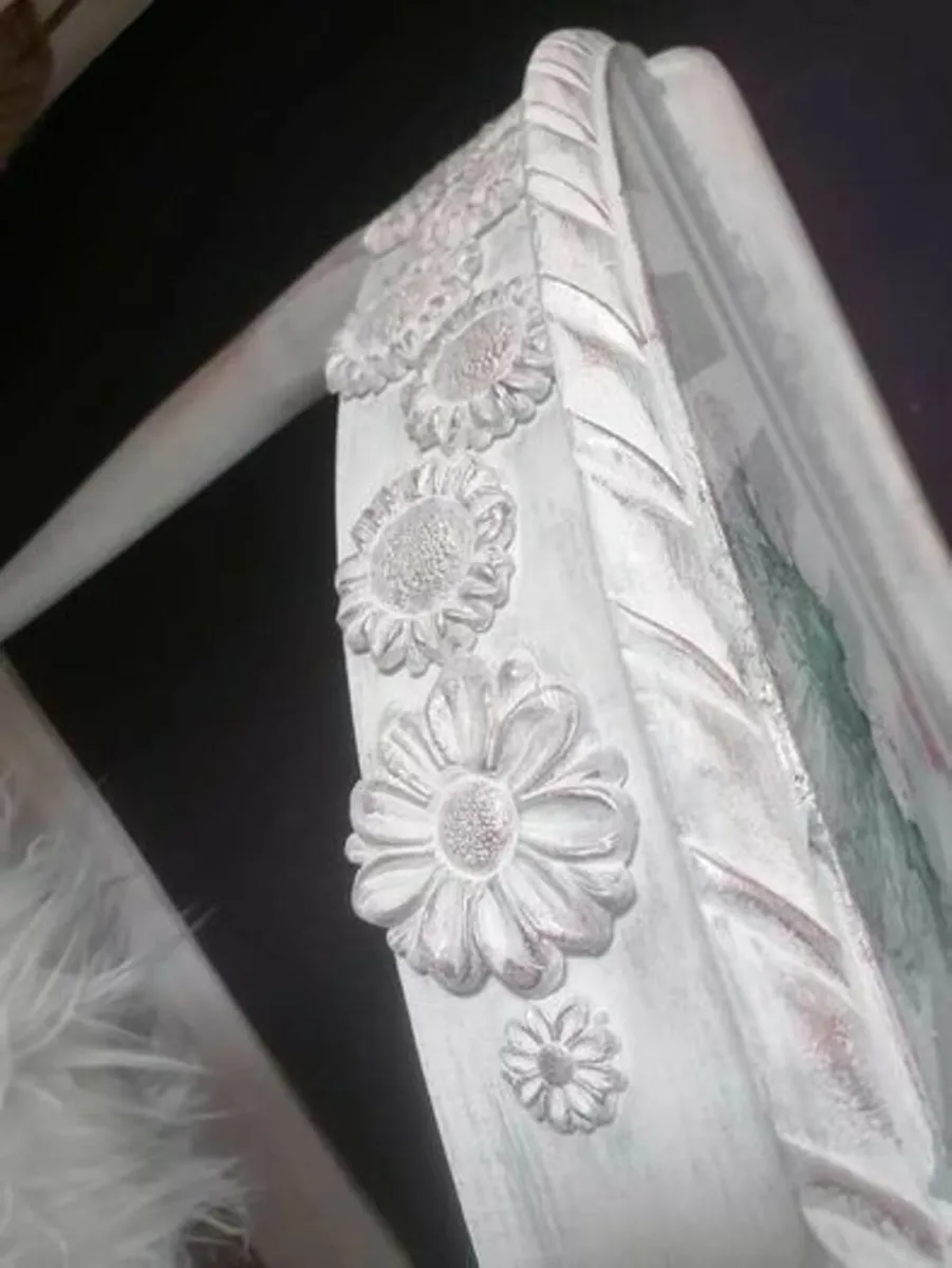 Sonville House Decorative Console Table - Image 3