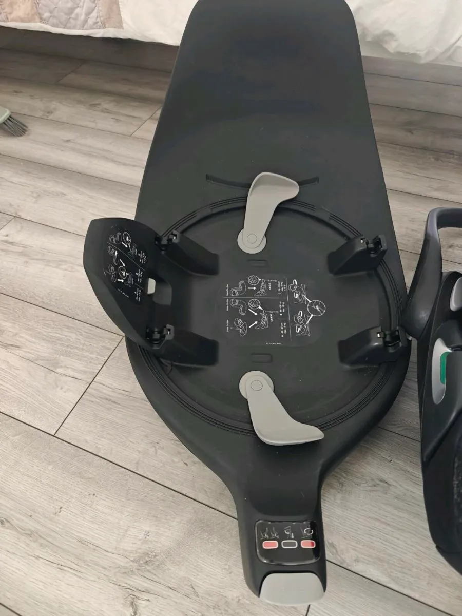 Cybex Cloud Z2 Seat and Base - Image 3