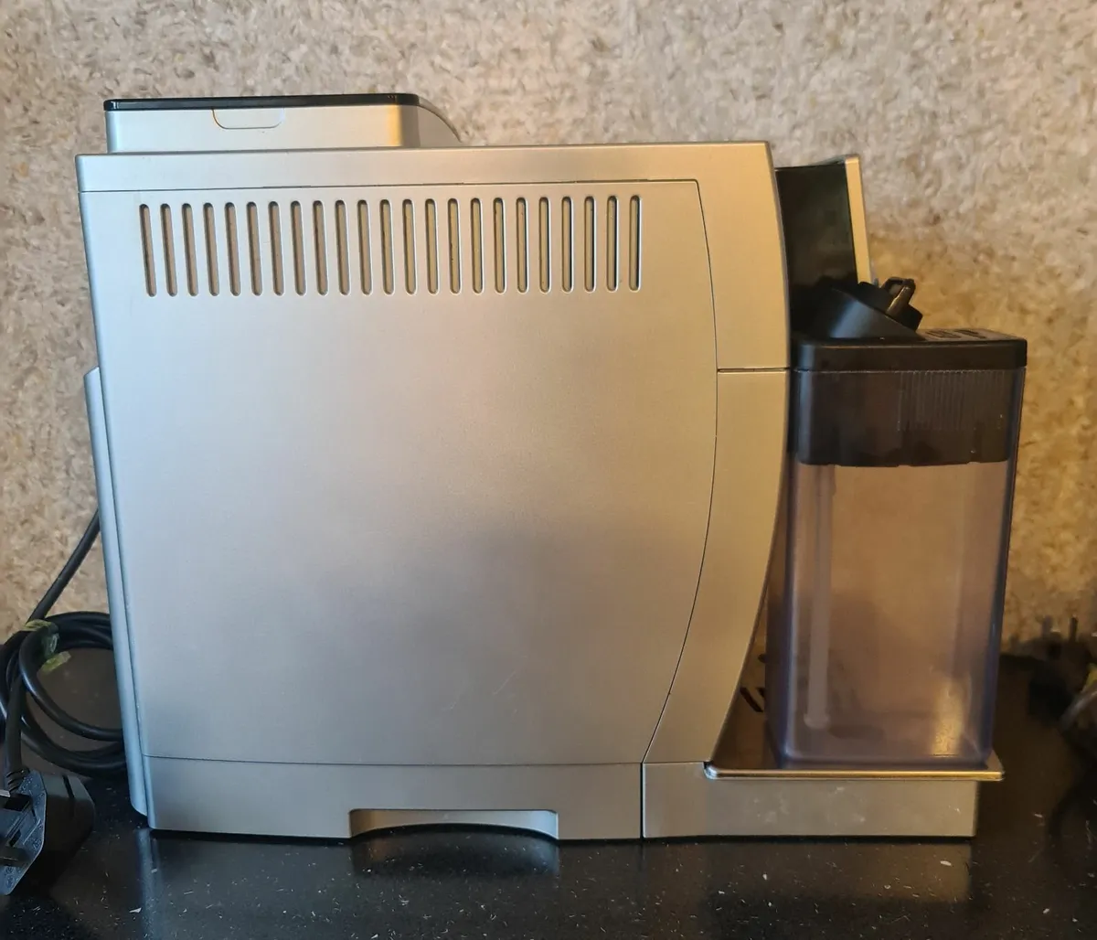 De’Longhi ECAM23.460.S Automatic Coffee Machine - Image 4