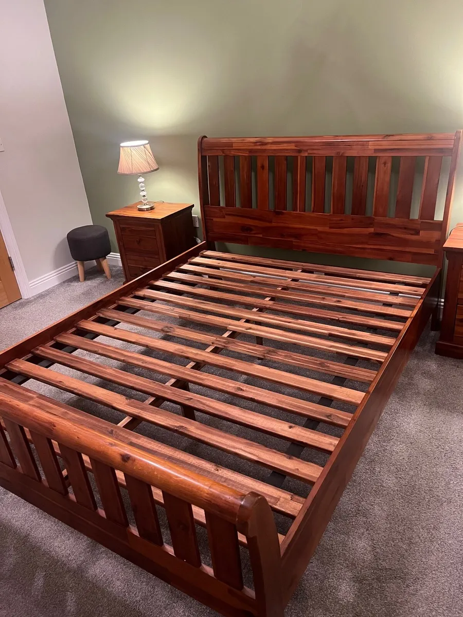 Bedroom furniture Set - Image 1