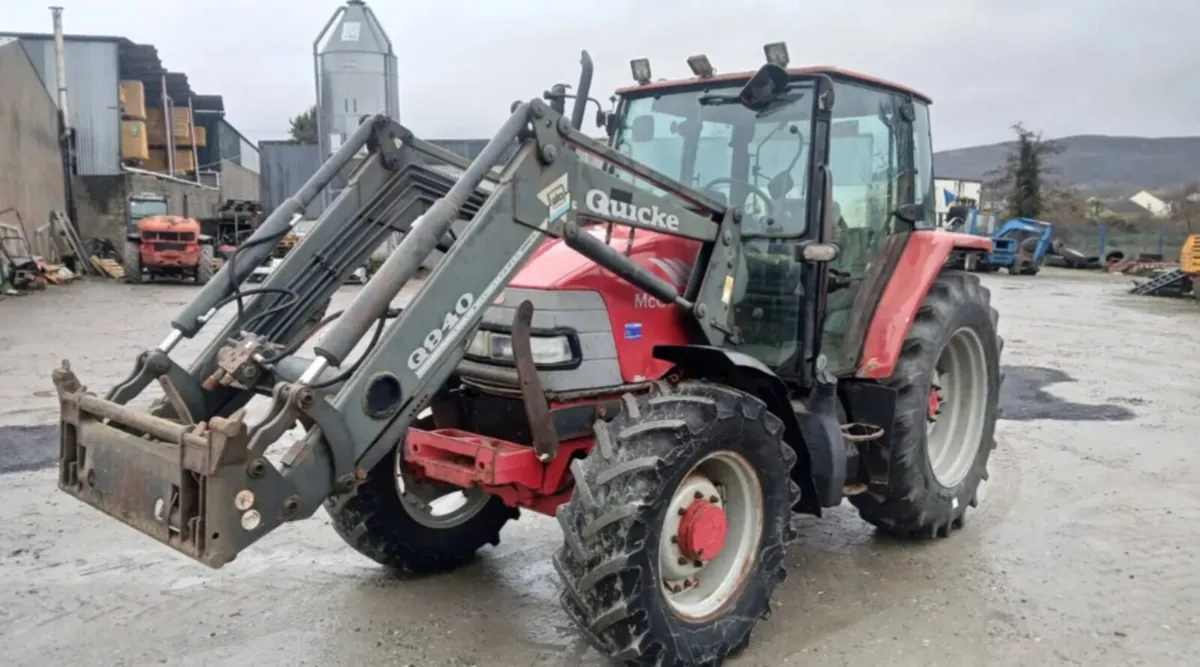 2004 Mc Cormick CX95 - Image 4