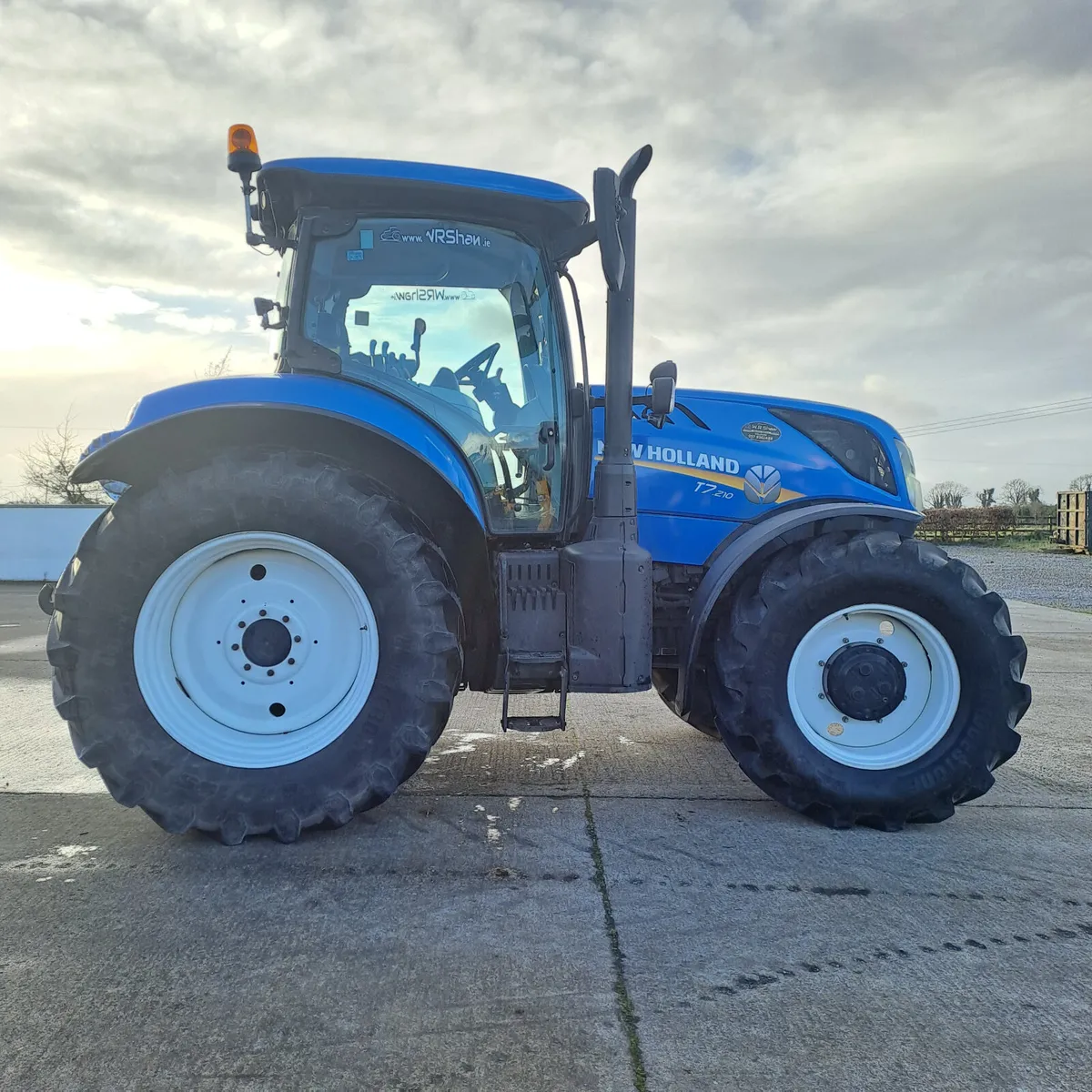 New Holland T7-210 - Image 4