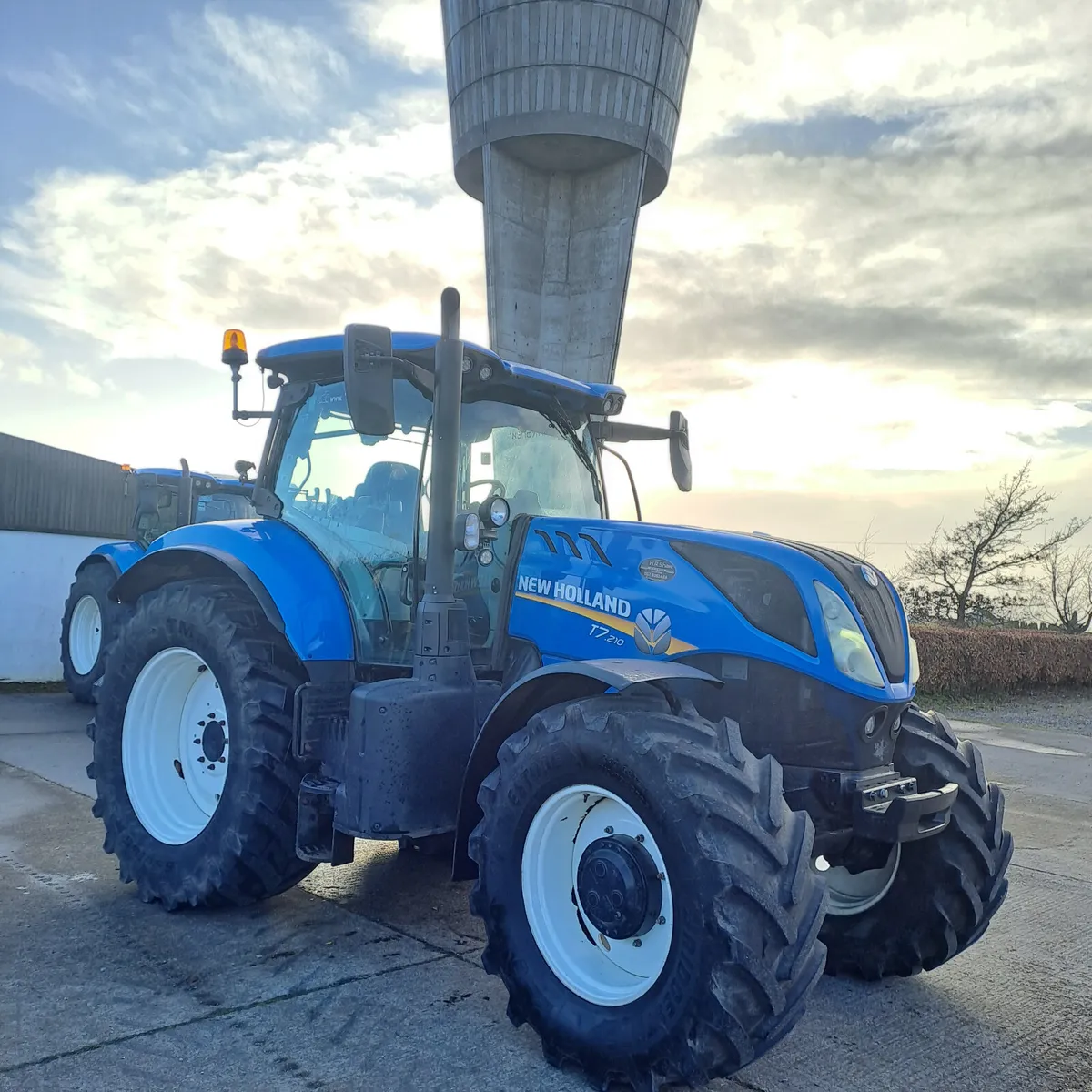 New Holland T7-210 - Image 2
