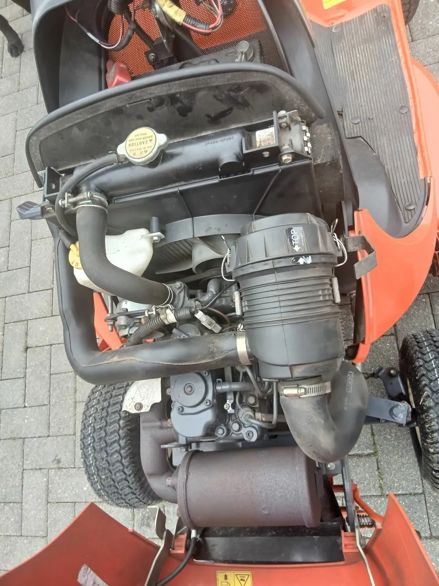 Ride on Lawnmower - Image 1