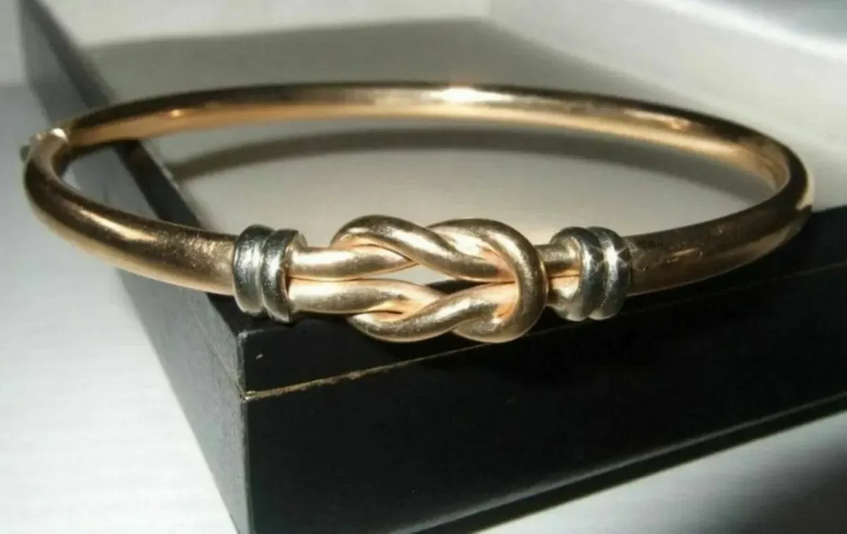 Vintage Hallmarked 9ct Gold Knot Bangle - Image 1