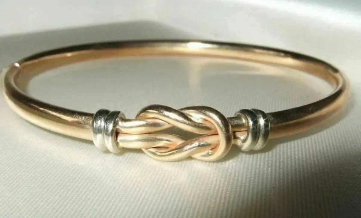 Vintage Hallmarked 9ct Gold Knot Bangle - Image 3