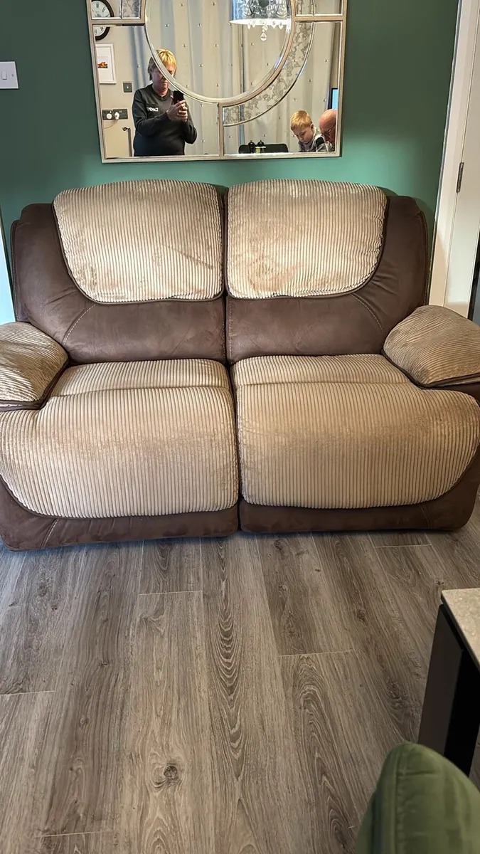 Recliner sofa