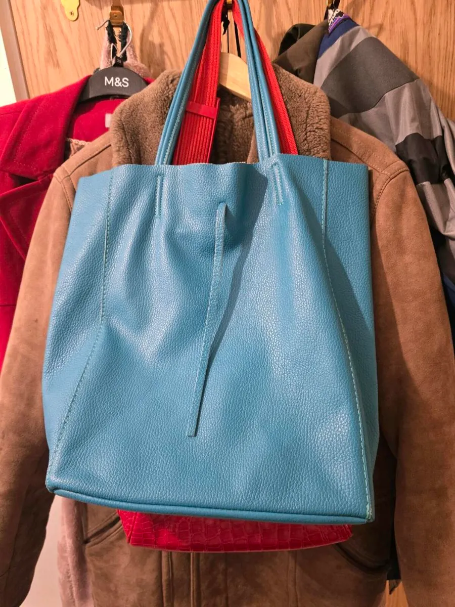 Handbags 10 euros each - Image 2