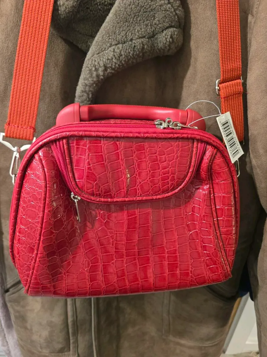 Handbags 10 euros each - Image 4