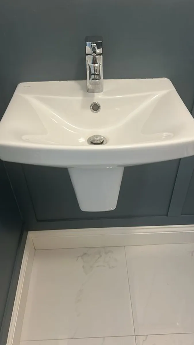 Selling two of these sinks , one with tap and one without - Image 1