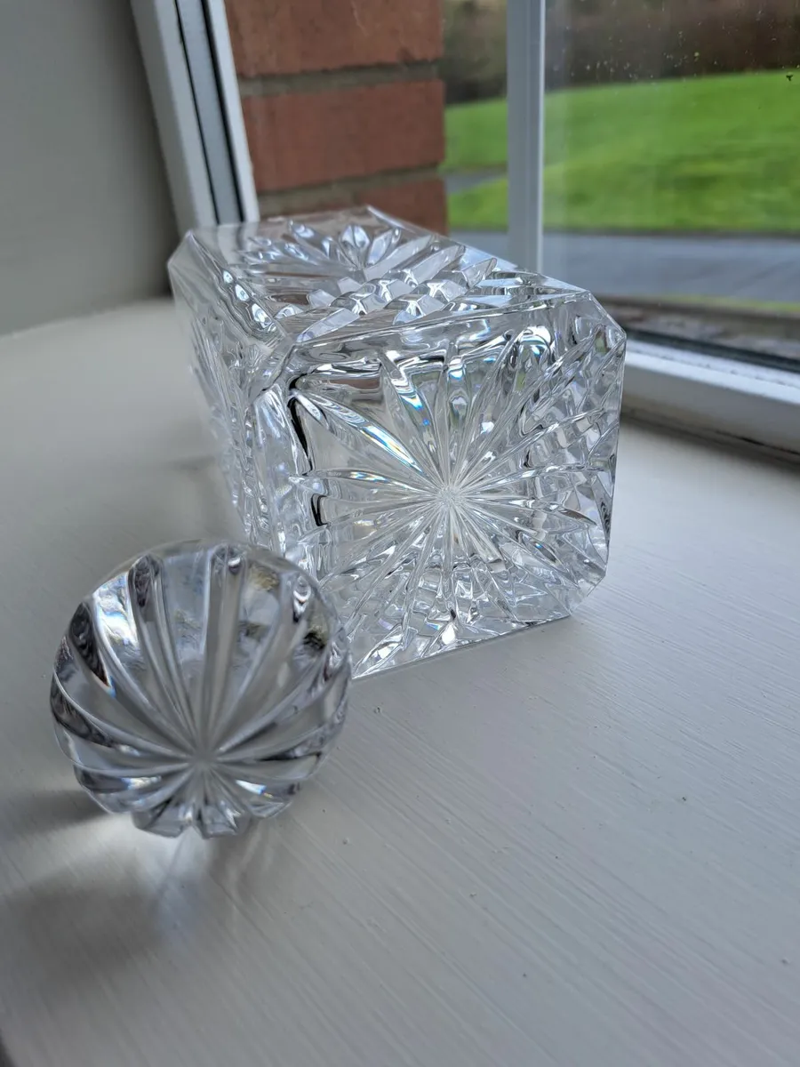 Whiskey Decanter New and Unused Perfect Condition - Image 3