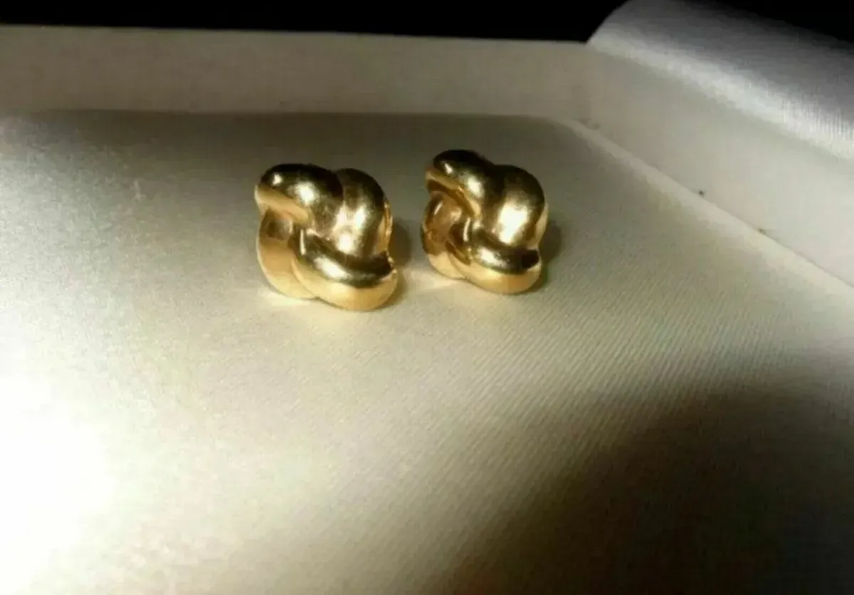 Vintage 9ct Gold Chunky Knot Earrings - Image 4
