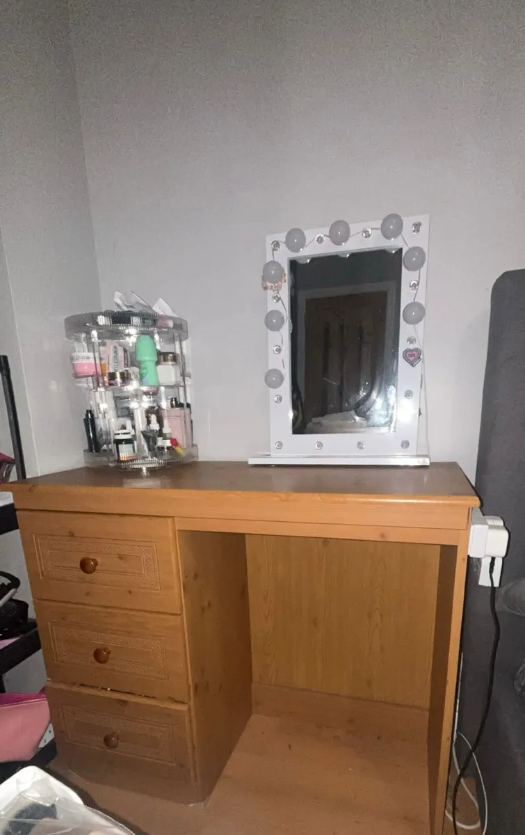 Desk + chair +mirror - Image 1